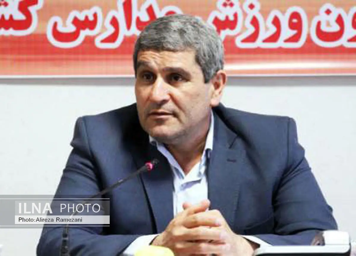 توزیع بسته‌های آموزشی پیشگیری از آسیب‌های اجتماعی بین والدین
