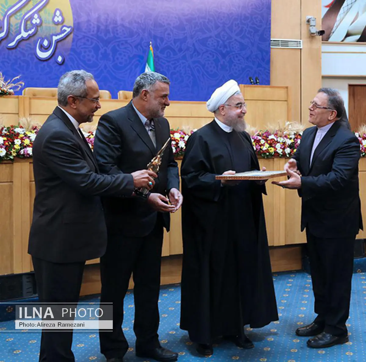 تقدیر رییس جمهوری از رییس کل بانک مرکزی