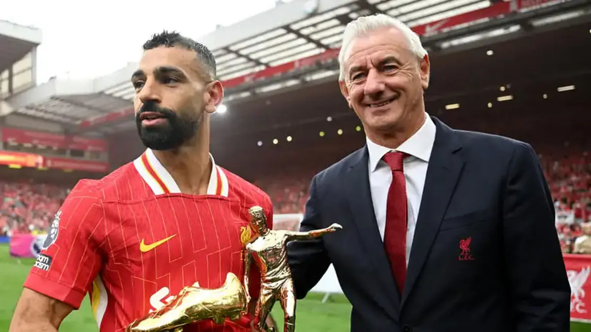 اسطوره لیورپول همچنان در بیمارستان بستری است