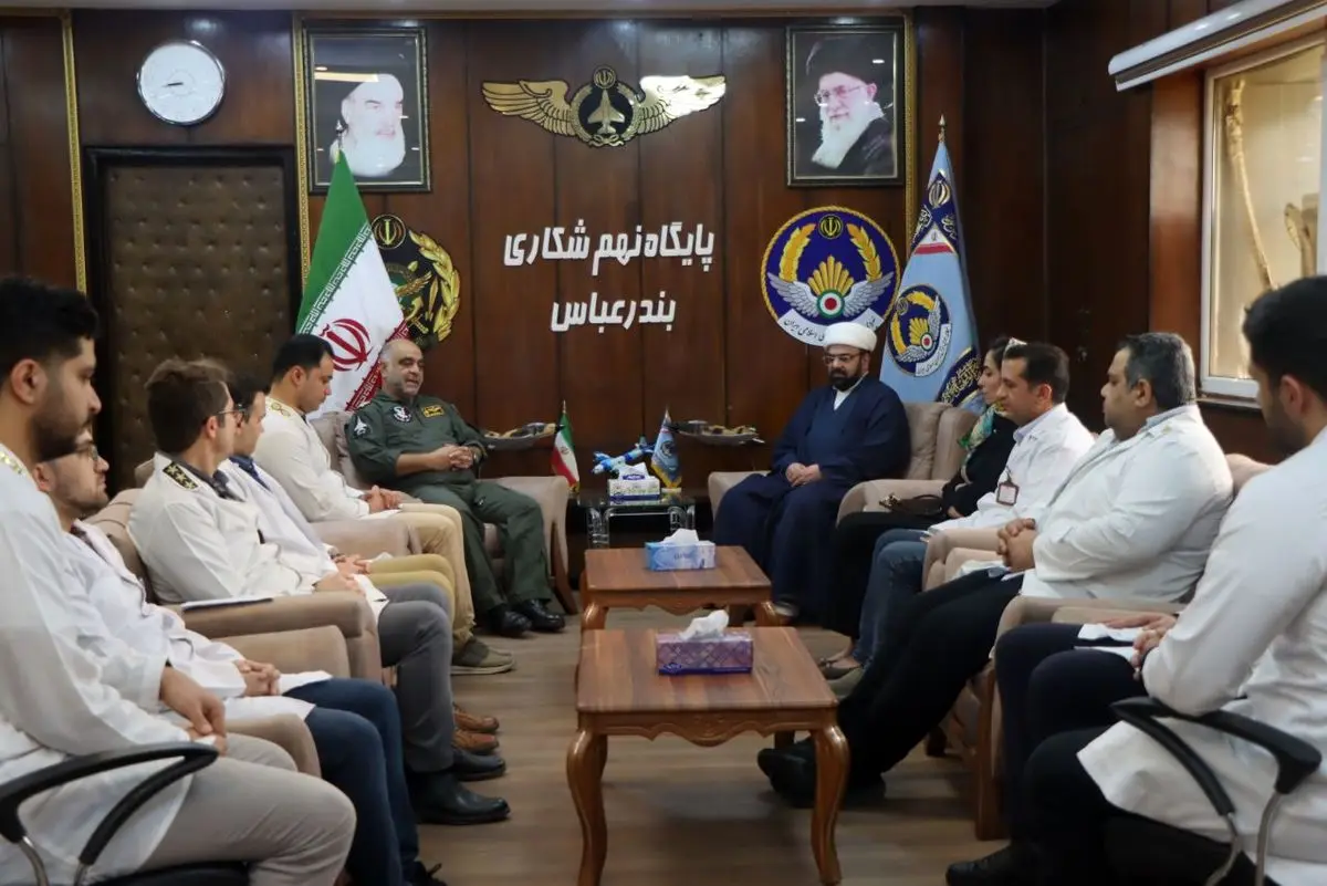 کادر درمان پایگاه هوایی شهید عبدالکریمی بندرعباس تجلیل شدند