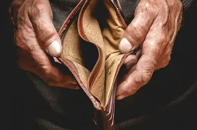 نزدیک‌شدن ایران به الگوی فقر افغانستان/ کاهش شتاب تورم به دلیل کاهش قدرت خرید است