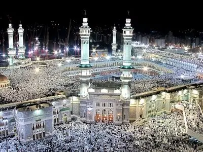 اظهار ارادت یک سودانی به امام خمینی در مسجدالحرام