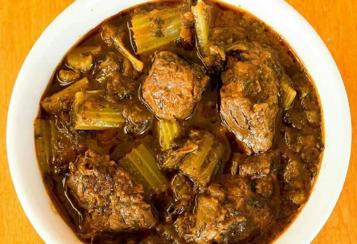 طرز تهیه خورشت کرفس با گوشت