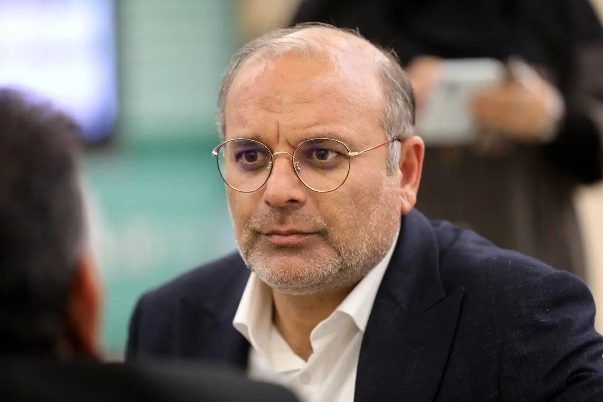 تخریب چهره‌های مؤثر، ضربه‌ای شدیدتر از حمله دشمن به زیرساخت‌ها است/ افرادی که تریبون دارند مراقب باشند آب به آسیاب دشمن نریزند