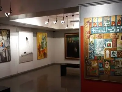 نمایشگاه نقاشی «سوگ آفتاب» افتتاح شد/ نمایش آثار قبل و بعد از رحلت امام برای اولین بار