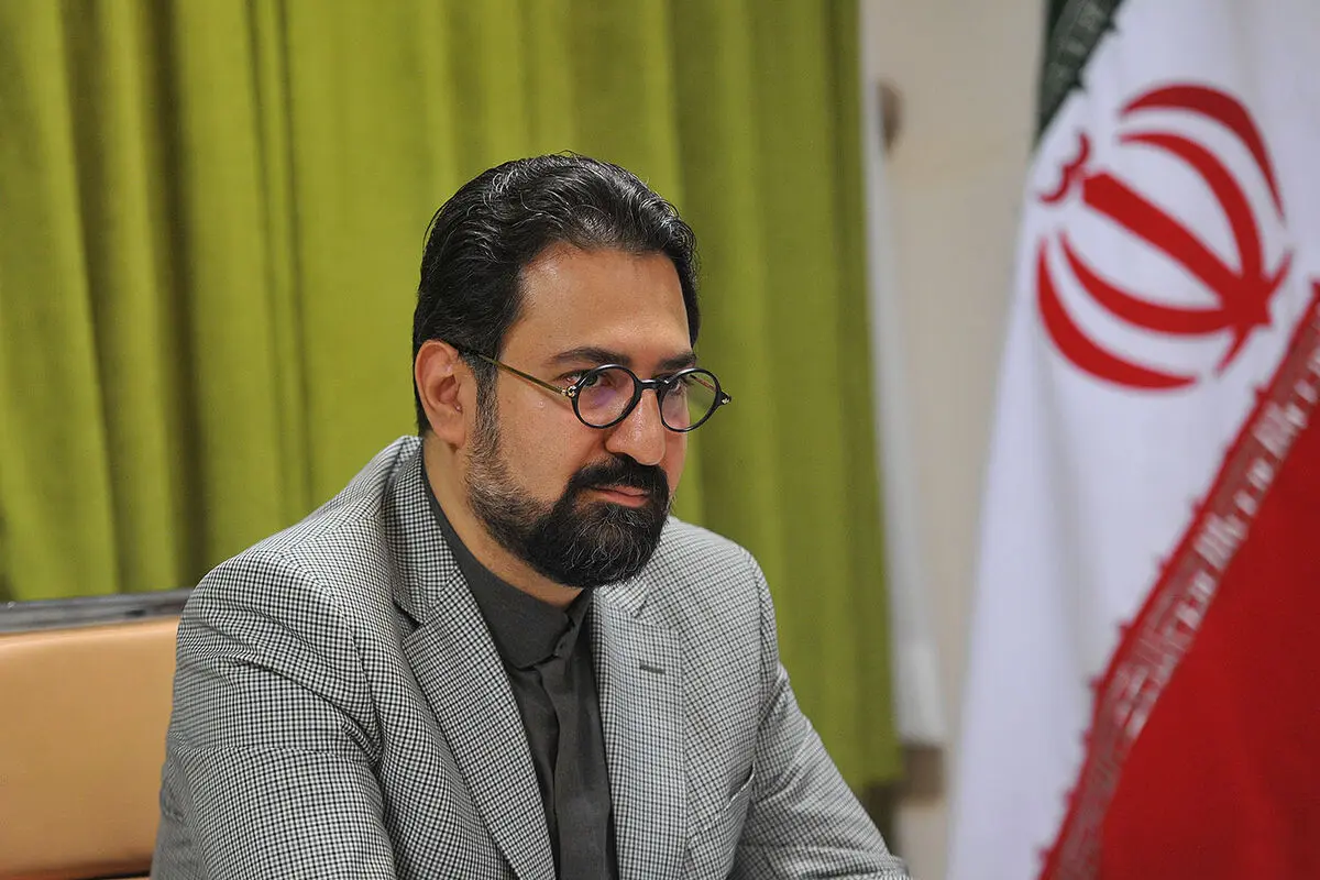 سپاس‌گوی خبرنگارانی هستم که رستگاری هنر این سرزمین را آرزو می کنند