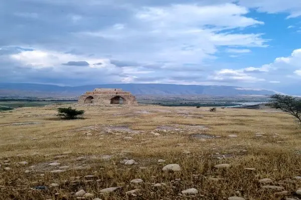 احداث کارخانه برداشت شن و ماسه در عرصه شهر ساسانی و ثبت جهانی شده کازرون