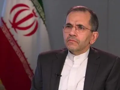 حضور معاون سیاسی وزیر امور خارجه در سفارت واتیکان و امضای دفتر یادبود درگذشت پاپ فرانسیس