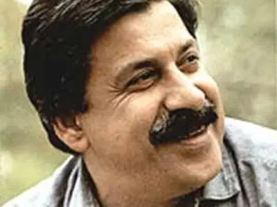 دو مجموعه از اشعار شیون منتشر شد