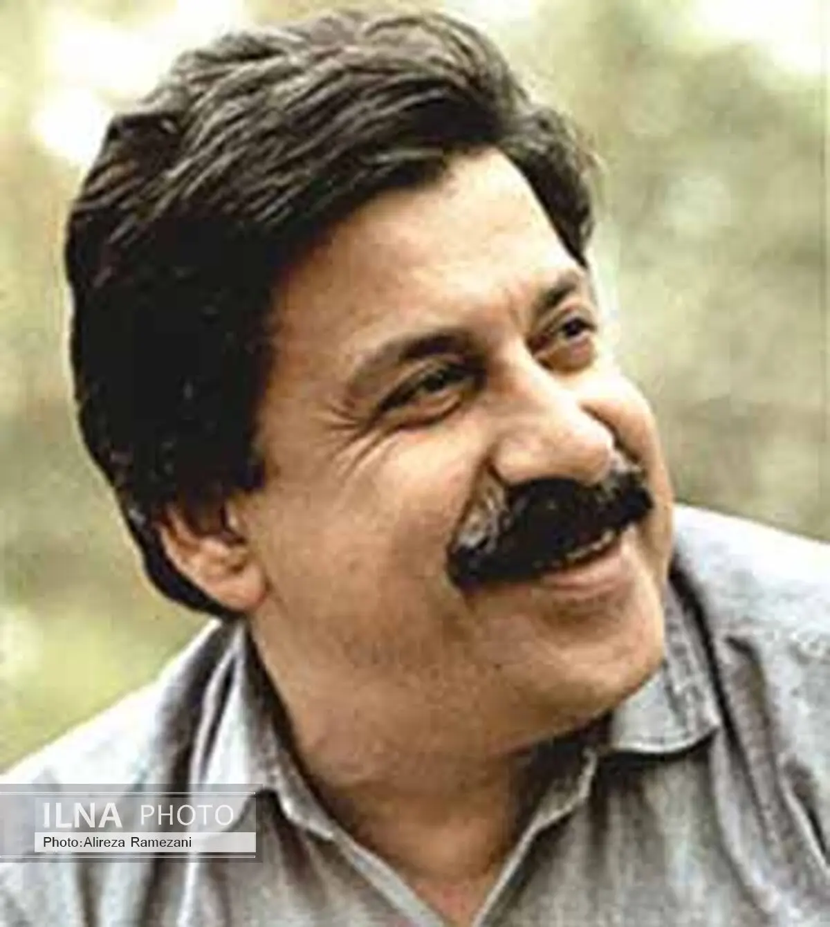 دو مجموعه از اشعار شیون منتشر شد