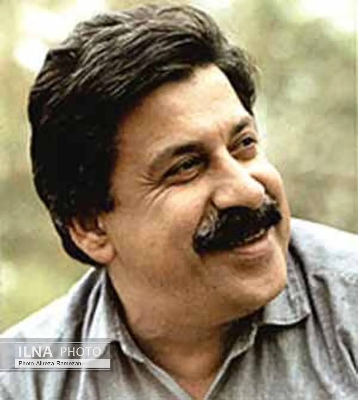 دو مجموعه از اشعار شیون منتشر شد
