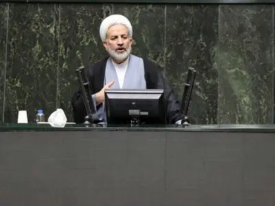 در این شرایط پرداختن به لوایح مرتبط با مجوز موتورسواری بانوان ضرورت ندارد