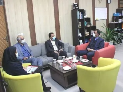 معرفی و عرضه صنایع دستی با استفاده از ظرفیت شرکت پست سمنان