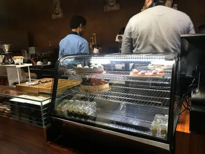 با بهترین کافه‌ها و رستوران‌های مشهد آشنا شوید