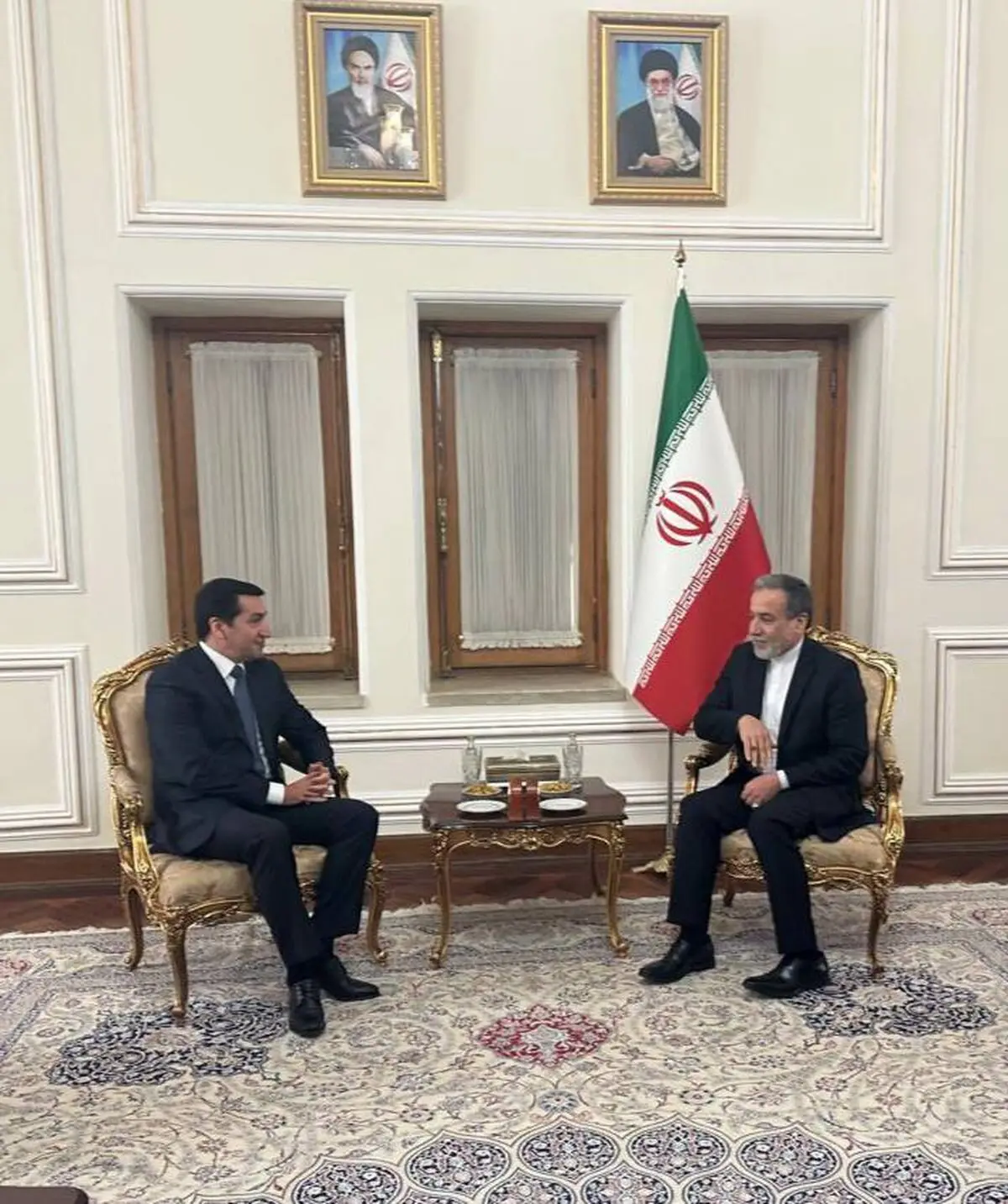 دیدار عراقچی با دستیار سیاست خارجی رئیس‌ جمهوری آذربایجان 