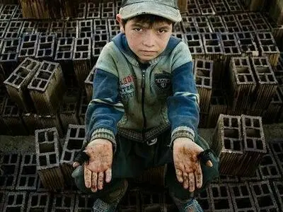 نشست هم اندیشی «بررسی مسائل و ارائه راهکارهای حمایت از کودکان کار در کرج» 