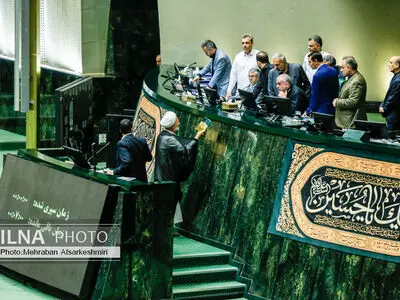 جلسة غير علنية في البرلمان الإيراني لبحث "آلية الزناد" 