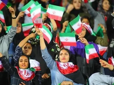 در فاصله 24 ساعت مانده به بازی ایران - عراق؛ مخالفت با ورود بانوان به ورزشگاه‌