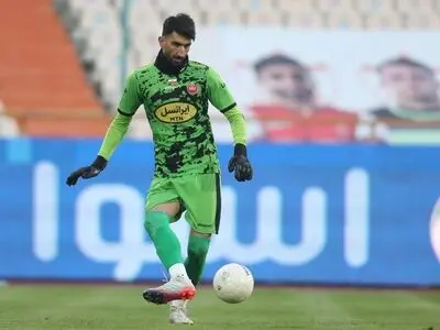 ویدیو: خوش و بش بیرانوند و کرملاچعب بازیکن سابق پرسپولیس