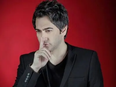 همراهی آزاده زارعی و فریدون محرابی با نمایش «خانه عروسک» 