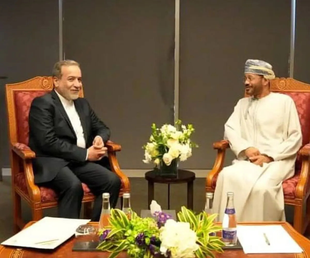 مباحثات عراقجي مع نظيره العماني في روما
