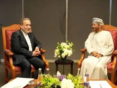 مباحثات عراقجي مع نظيره العماني في روما