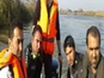 غواصان آتش نشانی رشت برای یافتن جسد شادی سرخیل به دریا زدند