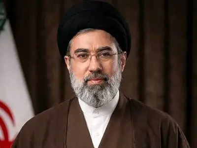 آیة الله السید مجتبى الخامنئی قائدا للثورة الاسلامیة