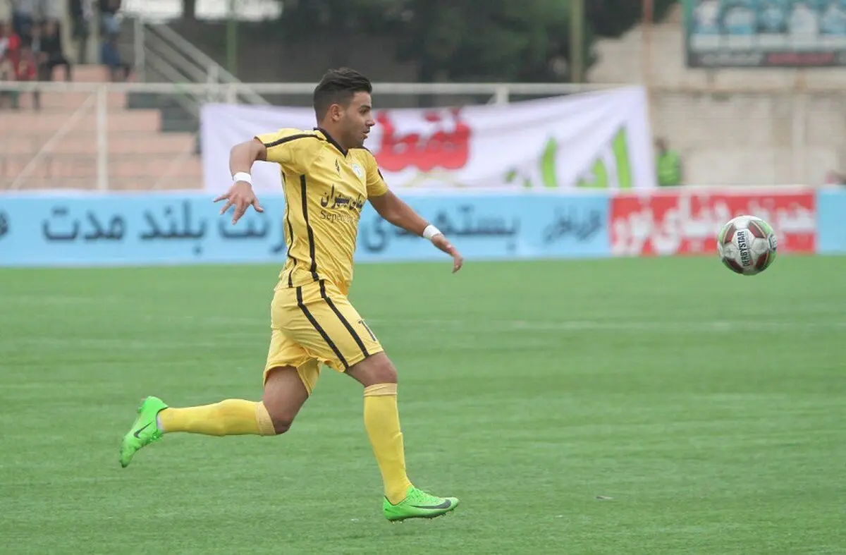 فجرسپاسی 2 - 0 قشقایی/ مهابادی همچنان می‌برد