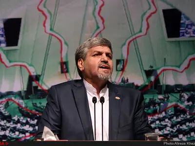 وزیر کشور به چه حقی حکم شهردار منتخب شورای شهر تهران را نگه داشته است؟ 