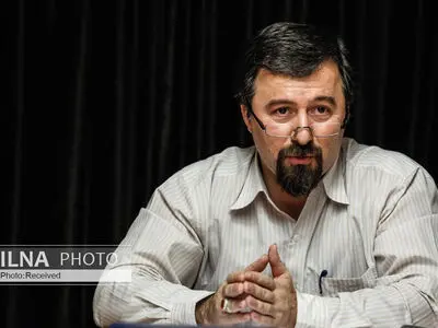 صداوسیما می‌خواهد «بایدها» را بر «واقعیت‌‌ها» تحمیل کند/ در برابر غول‌هایی مانند سی‌ان‌ان و بی‌بی‌سی نمی‌توان رسانه ملی را رها کرد/ صداوسیما شتاب منفی دارد
