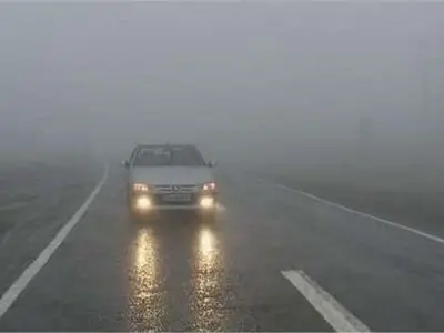 بارش باران و مه گرفتگی در برخی محورهای مواصلاتی آذربایجان غربی