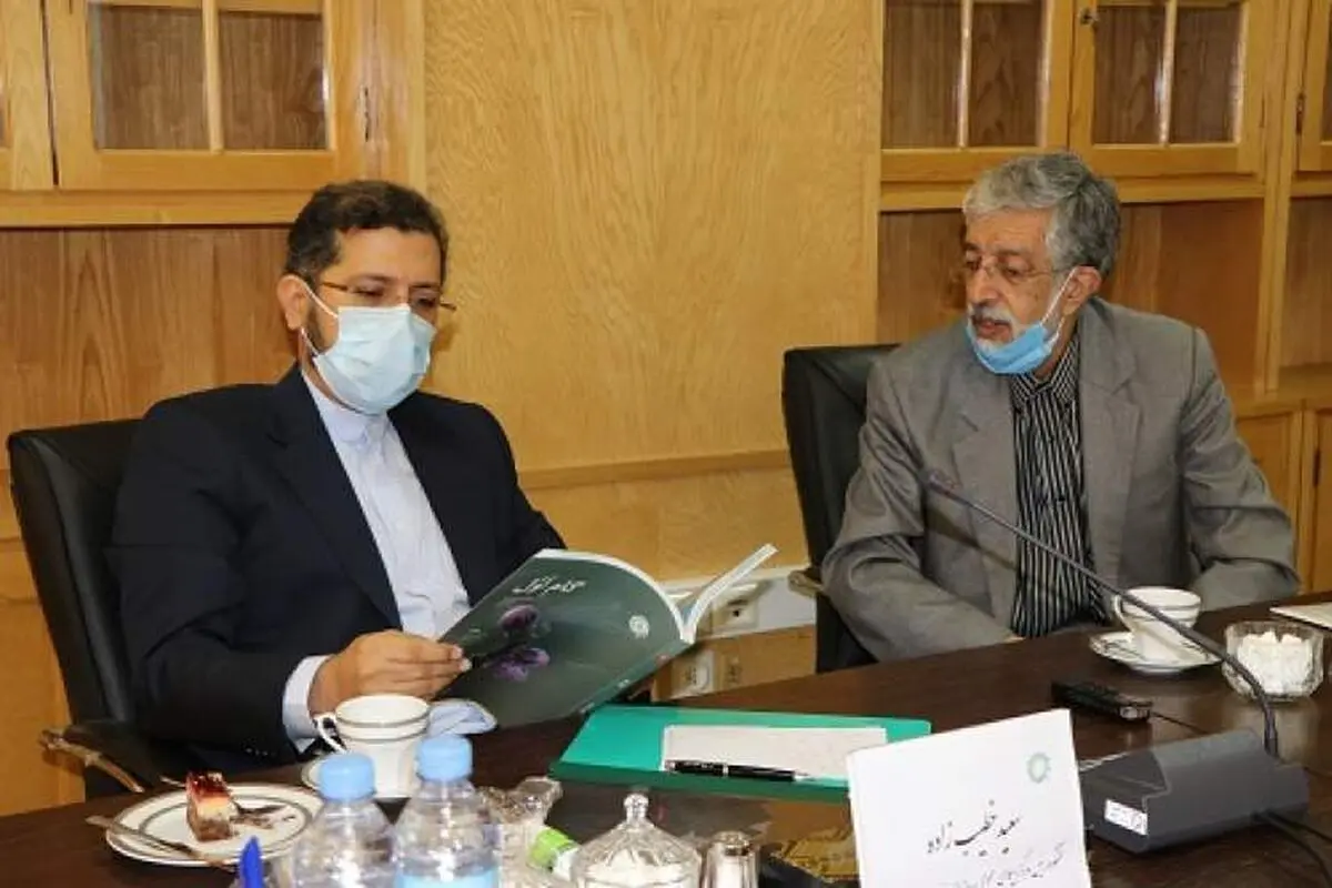 سخنگوی وزارت امور خارجه: زبان فارسی را تبدیل به کالایی مرغوب کنیم