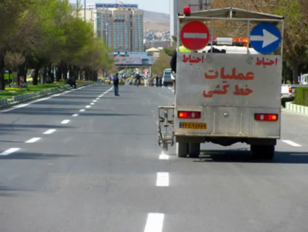 اجرای 350 هزار مترطول خطوط ترافیکی در کلانشهر شیراز / خطوط ترافیکی با استانداردهای جهانی نوسازی می‌شوند