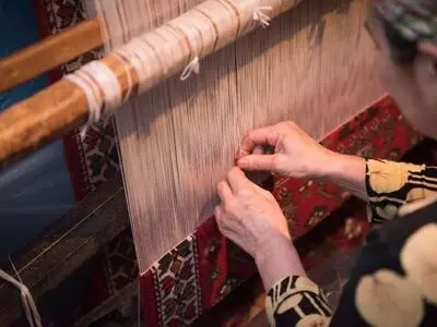 دردسرهای یک زن قالیباف با بیماری‌های جسمی فراوان/ ۲۳ سال حق بیمه دادم حالا برای بازنشستگی ۱۵۰ میلیون تومان اضافه می‌خواهند!