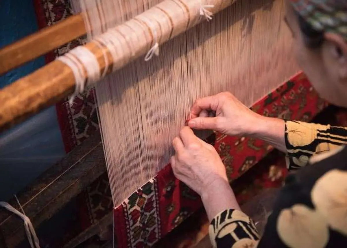 دردسرهای یک زن قالیباف با بیماری‌های جسمی فراوان/ ۲۳ سال حق بیمه دادم حالا برای بازنشستگی ۱۵۰ میلیون تومان اضافه می‌خواهند!