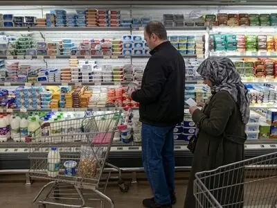«نان و پنیر» هم لاکچری شد/ شرمندگی کارگران مقابل فرزندان/ چرا مزد ترمیم نمی‌شود؟!