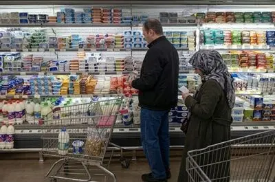 «نان و پنیر» هم لاکچری شد/ شرمندگی کارگران مقابل فرزندان/ چرا مزد ترمیم نمی‌شود؟!