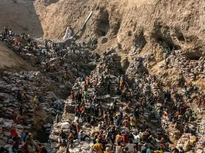 مرگ حداقل ۲۲۷ کارگر بر اثر ریزش معدن در کنگو