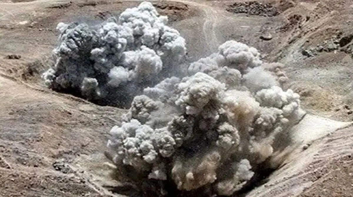 انهدام مهمات عمل نکرده تجاوز آمریکایی صهیونی در شهرستان پاکدشت