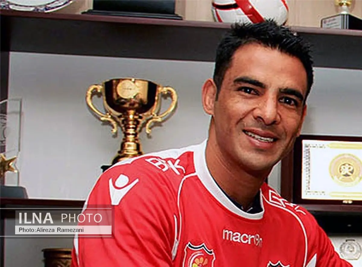 اومانیا از پرسپولیس جدا نمی‌شود