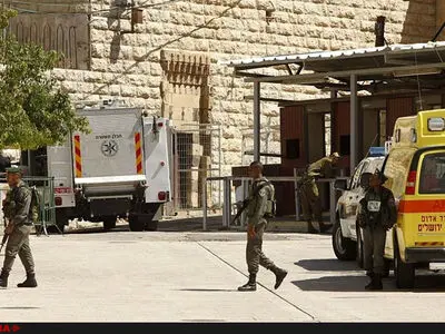 حمله نیروهای ارتش اسرائیل به جوان فلسطینی در شهر الخلیل