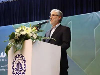 وزیر علوم خطاب به دانشجویان: هر جا هستید برای ایران بمانید