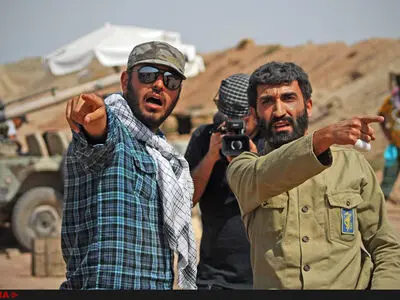 نمایش عکس‌های «ایستاده در غبار» در خانه هنرمندان