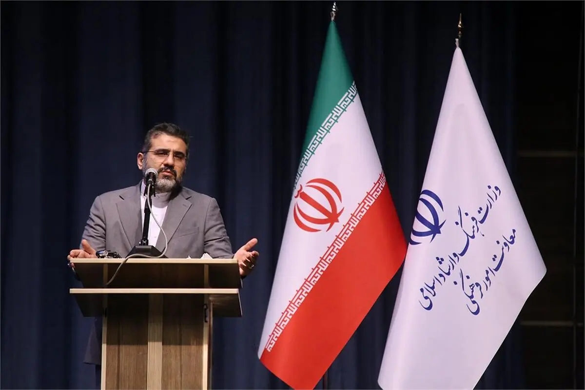 نخبگان فرهنگی نهضت آموزش حوزه کتاب را آغاز کنند