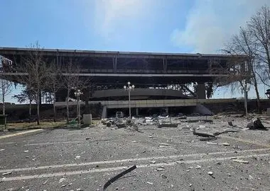 تخریب سالن دوازده هزار نفری آزادی در جریان حملات آمریکا و رژیم صهیونیستی