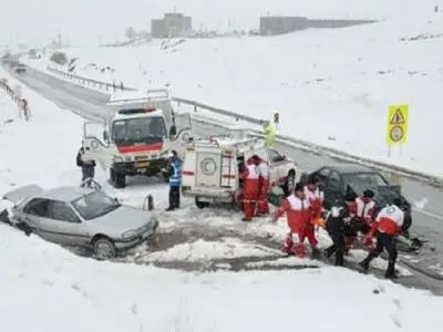٢٥٥ دستگاه خودرو در برف گرفتار شدند