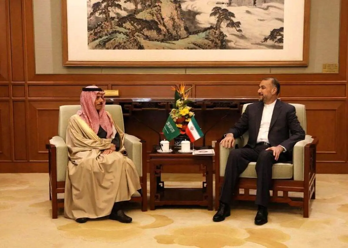محادثات بین وزیري الخارجیة الایراني والسعودي في بکین