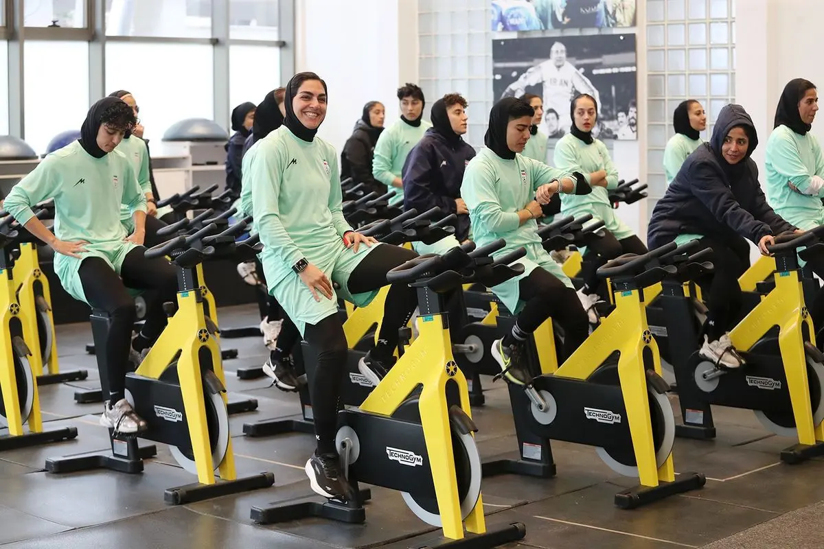 تمرین یک ساعته تیم ملی بانوان در ساختمان پک