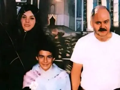 آزاده صمدی: اکبر عبدی به بیراهه رفت و هدر شد!/ واکنش هنرمندان به درگذشت اکبر عبدی + عکس